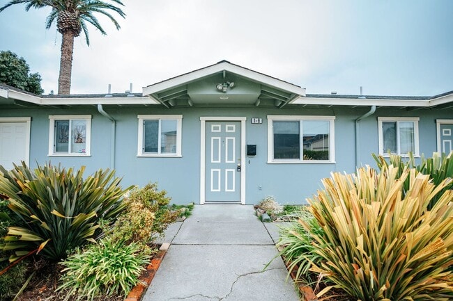 Building Photo - 1 Simpson St Unit B