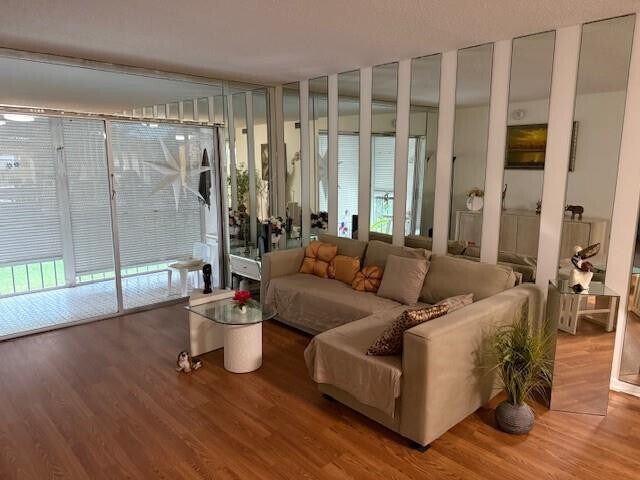 Photo - 8990 S Hollybrook Blvd Unidad 302