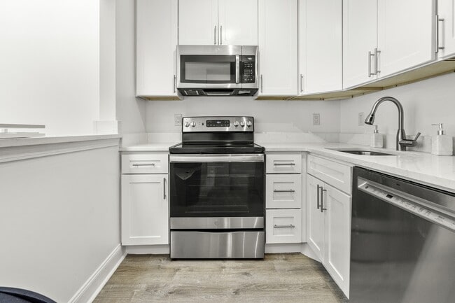 Photo - 1765 Coliseum St