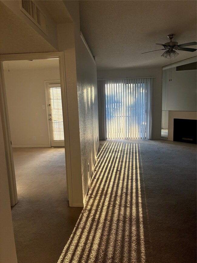 Photo - 2121 Hepburn St Unit 404