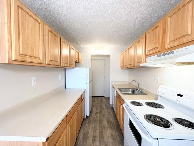 1 BR, 1BA - 620 PIES CUADRADOS - Westchester Towers