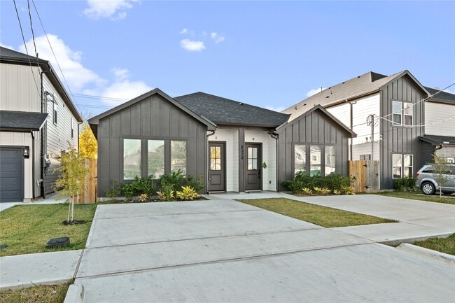 Photo - 8324 Corinth St