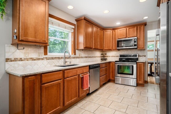 Photo - 258 N Sinsbury Dr