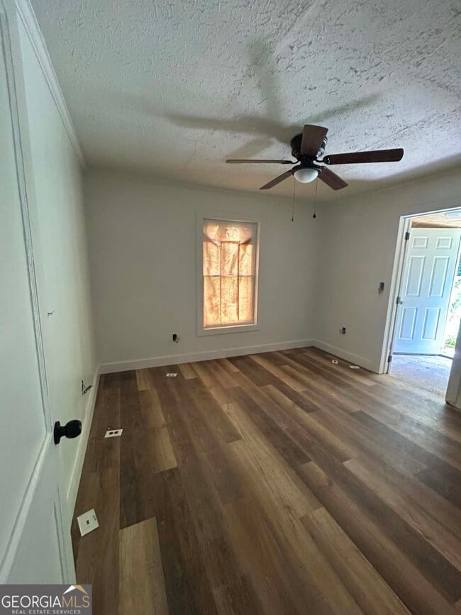 Photo - 3850 Mercer St