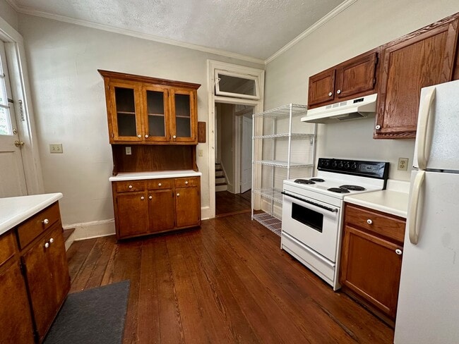 844 Hickman Rd