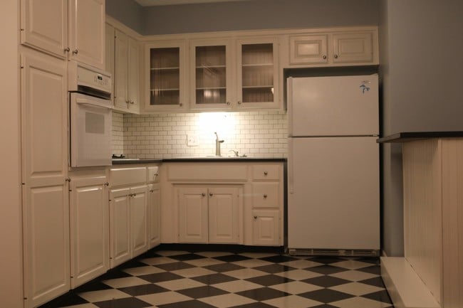 Building Photo - 323 N Eton St Unit G