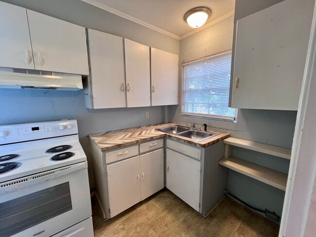 Photo - 809 2nd Ave N