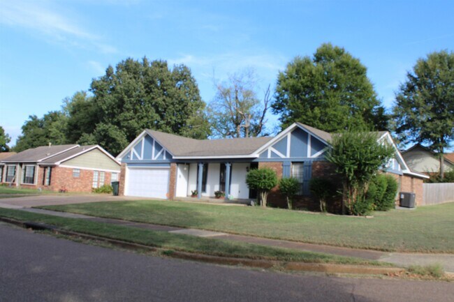 3100 Mary Elizabeth Dr