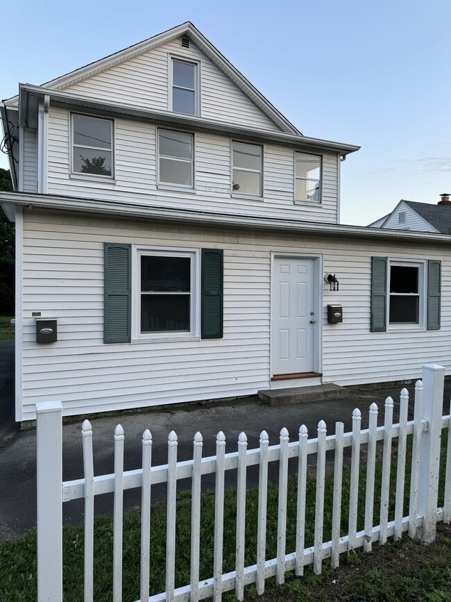 394 W Center St Apartments Southington, CT