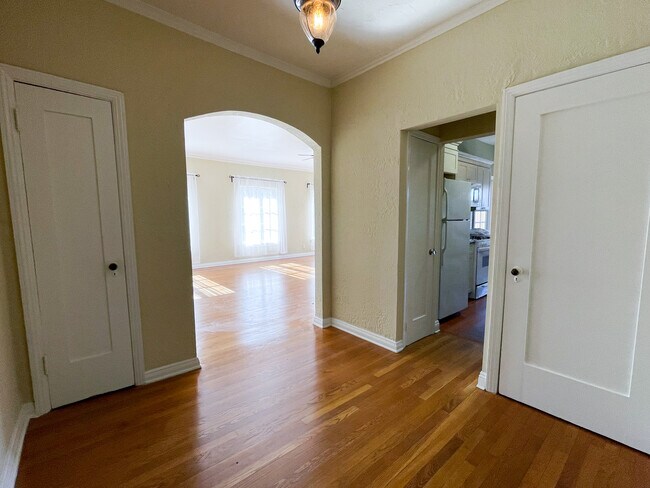 Photo - 620 S Ardmore Ave