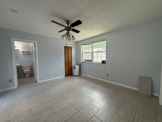 Photo - 3 Bedroom 2 Bathroom Updated Deltona Home GREAT Location Available IMMDEIATELY!!