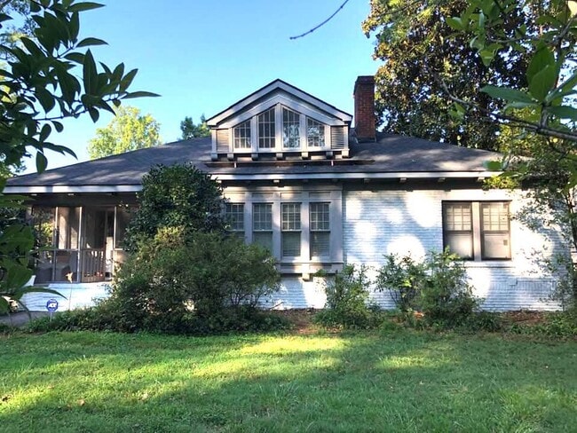 Building Photo - 1566 N Morningside Dr NE Unit B