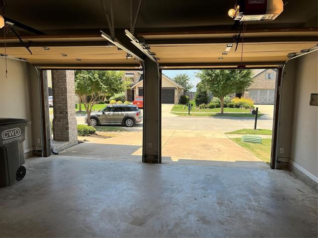 Photo - 713 Field Crossing