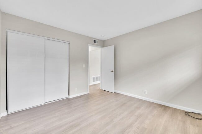 Photo - 5486 Tradewinds Walkway