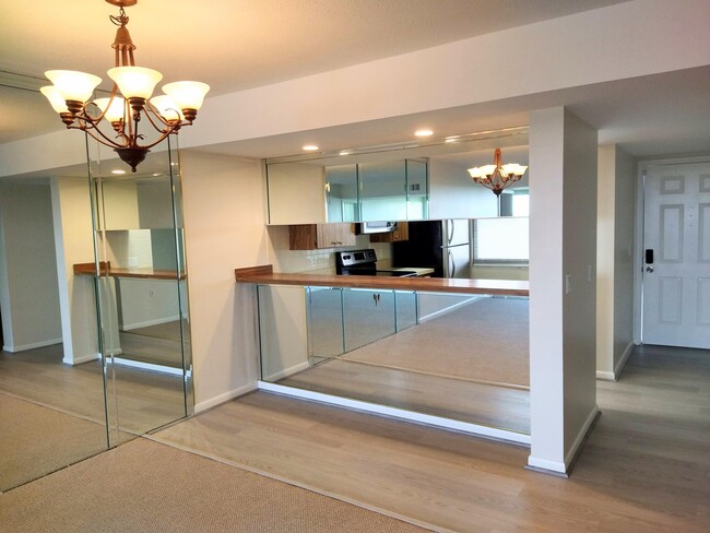 Photo - 3501 Village Blvd Unidad 403