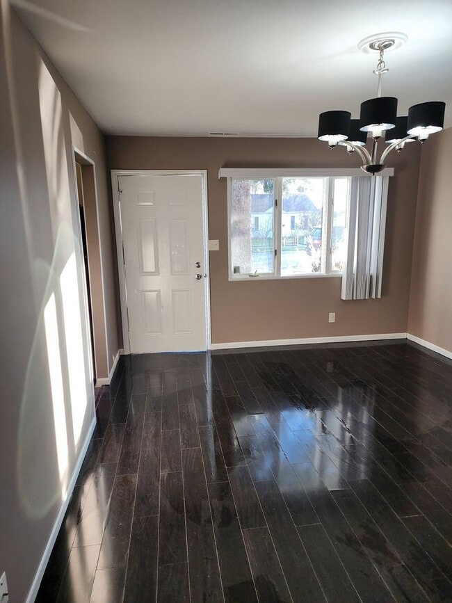 Photo - 3 Bedroom Home in Highland, IN