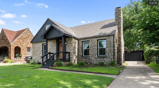 Photo - Stunning 4-bedroom, 2-bathroom Home
