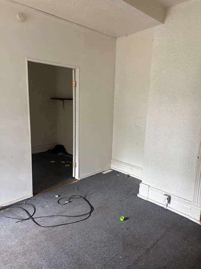 Photo - 619 Fairholm Ave