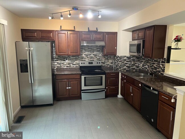 Building Photo - 15224 Wentwood Ln Rental