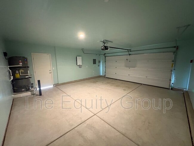 Photo - 2268 Samuel St