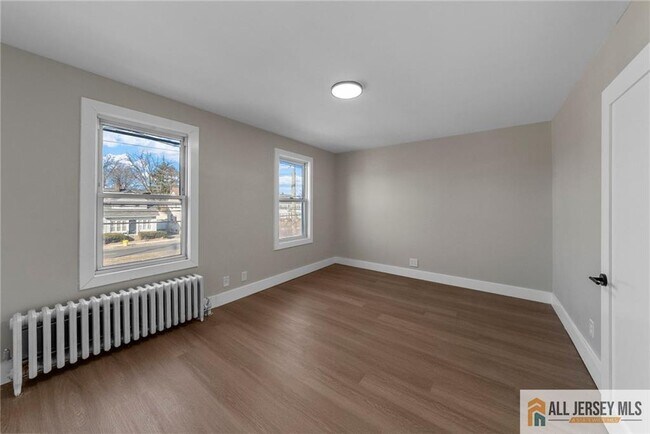 Photo - 1608 Brunswick Ave Unidad 2