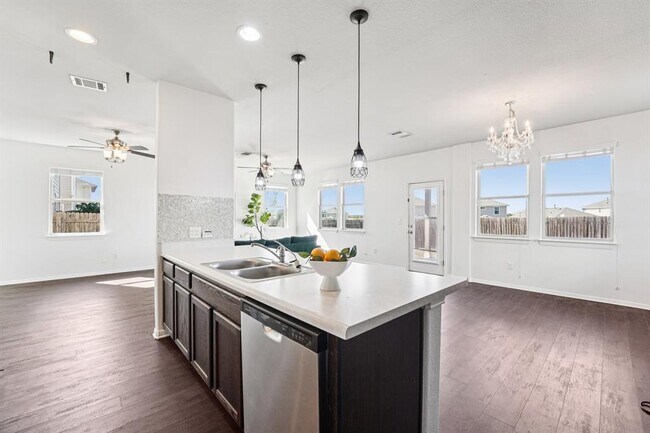 Photo - 288 Triumph Rd