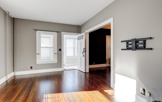 Photo - 256 Nassau Rd