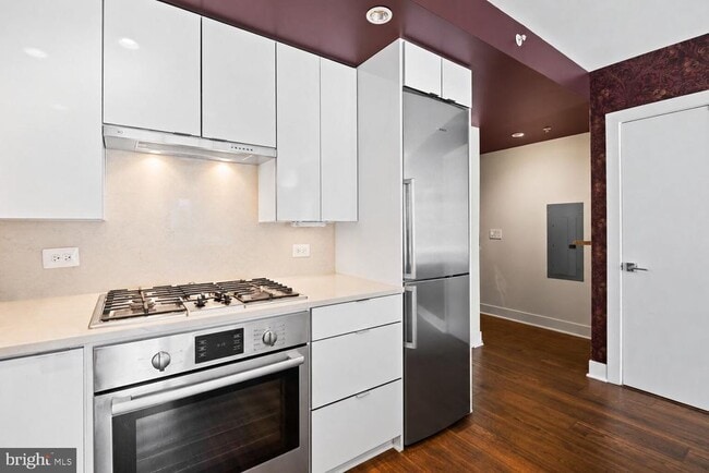 1311 13th St NW Unit 206