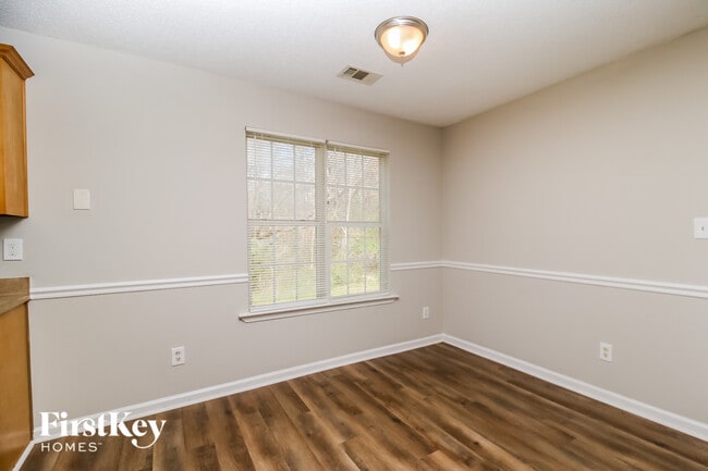 Photo - 115 Kendall Ln