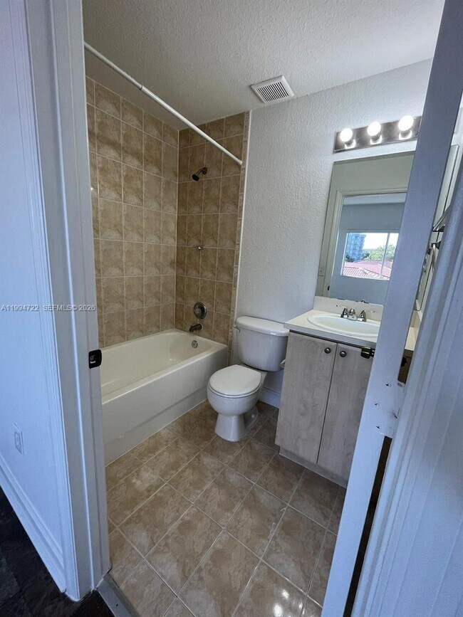 7995 NW 8th St Unit 115