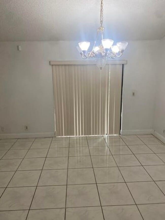 Photo - 663 White Water Dr