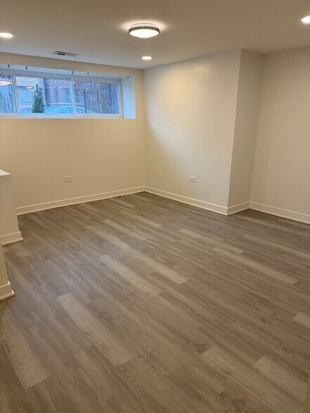 Photo - 8106 S Langley Ave Unit G