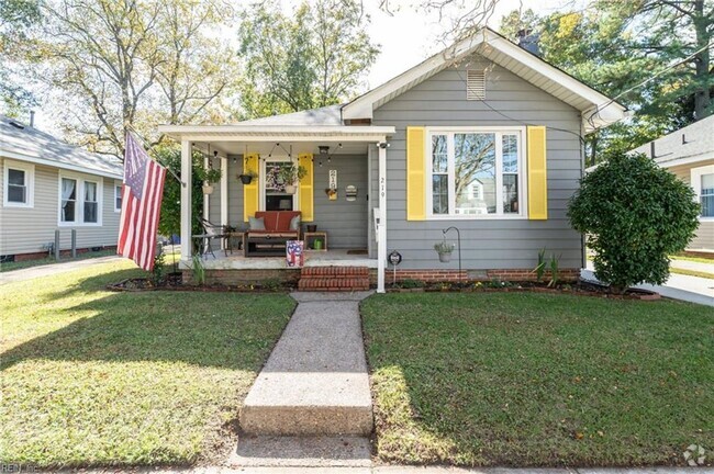 Building Photo - 3 Bedroom Bungalow with Garage Rental