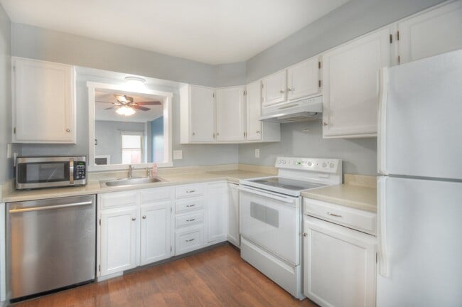 Photo - 464 W Rockrimmon Blvd