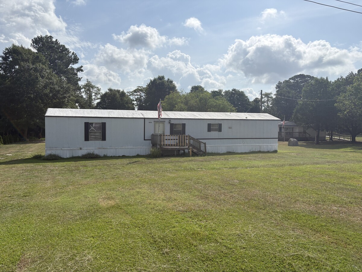 Photo - 6952 Hollybrook Cir