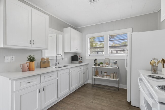 Photo - 416 S Bowers Ave