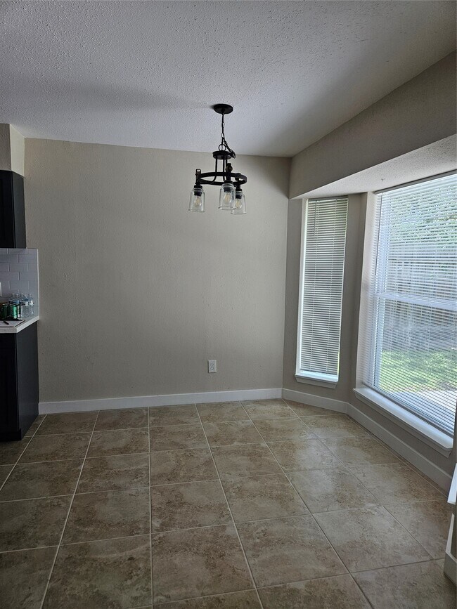 Photo - 4920 Deerwood Cir