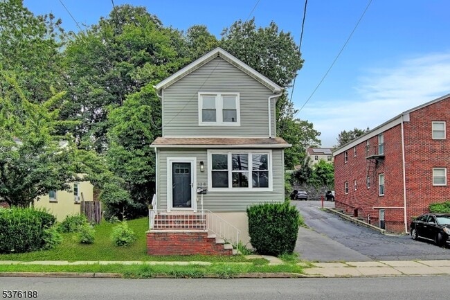 Building Photo - 138 Bloomfield Ave Rental