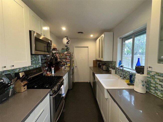 Photo - 1908 Pompton Dr