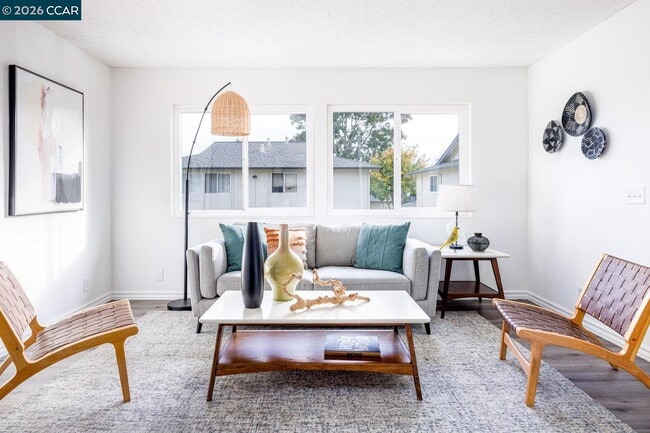 Photo - 1033 Mohr Ln