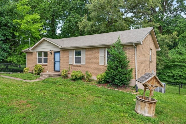 Photo - 3 Bedroom Pet Friendly Home For Rent Near Heritage Park!