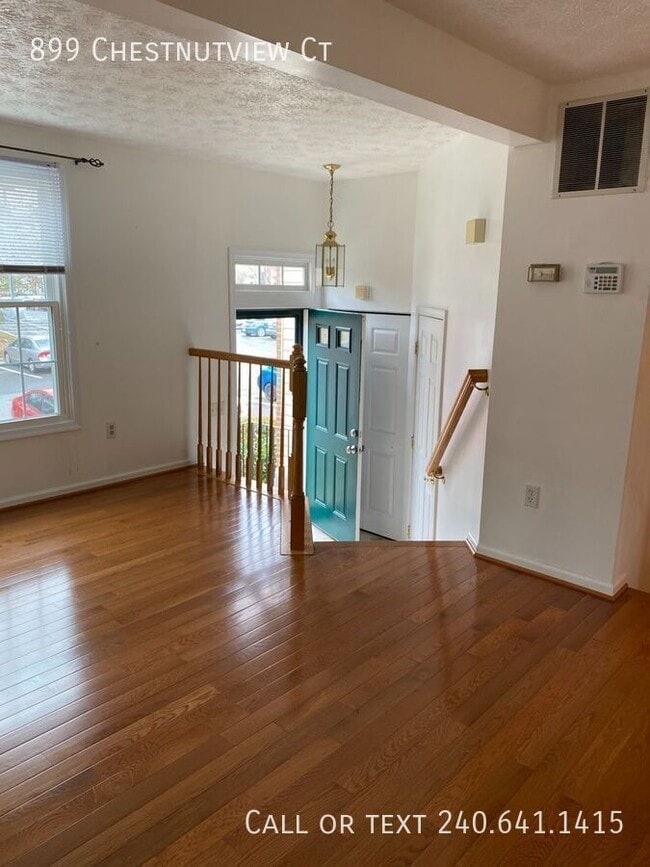 Photo - 899 Chestnutview Ct