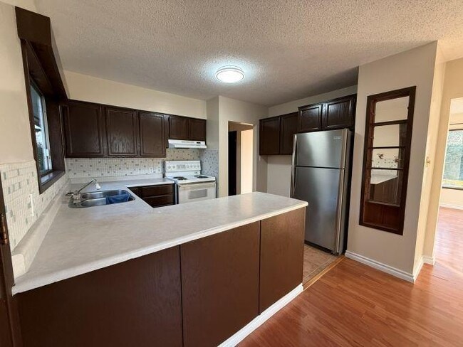 Photo - 168XX-168X0 0 Ave