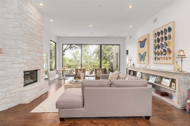 Photo - 2102 Paisano Rd