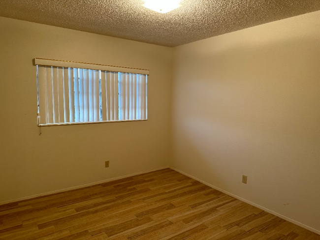 Photo - 2310 Denmark St