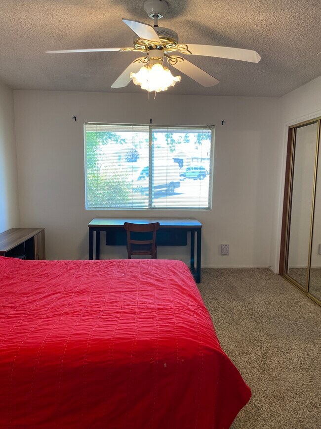 Master bed room - 10 Grey Way Unit Full House