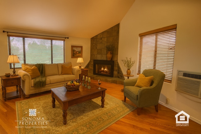 Photo - 3+ Bedroom / 2 Bathroom Home with Sunroom & Beautiful Views