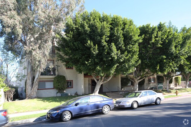 Photo - Lemarsh Chatsworth Apartments