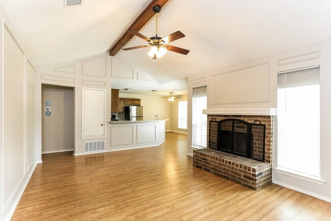 Photo - 704 Brookhaven Dr
