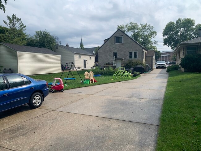 Photo - 3269 S 95th St